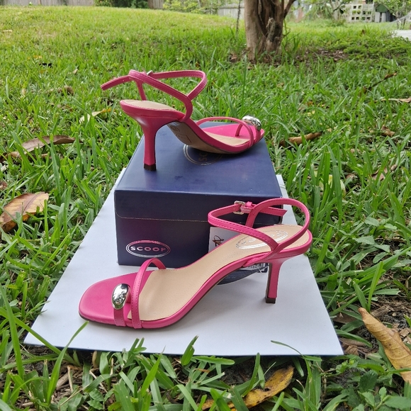 SCOOP Stiletto With Toe Loop - Picture 5 of 7